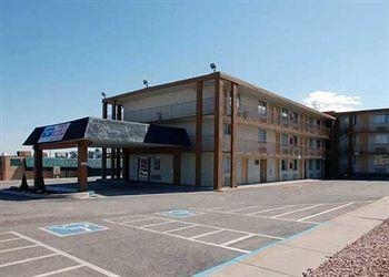 RODEWAY INN PUEBLO3