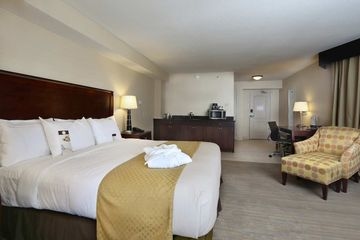 DOUBLETREE BY HILTON HOTEL DEN3