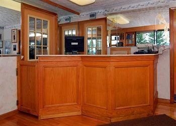 RODEWAY INN BRANFORD2