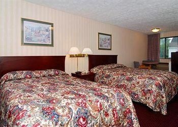 RODEWAY INN BRANFORD1