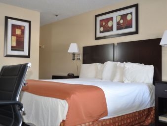 DAYS INN HAMDEN3