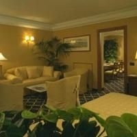 Ramada Naples1