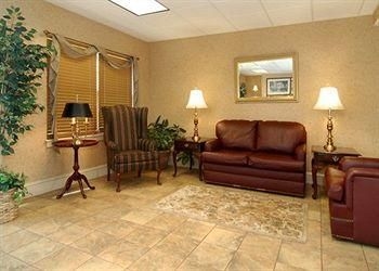 QUALITY INN & SUITES SKYWAYS2