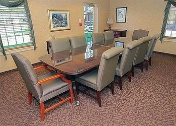 QUALITY INN & SUITES SKYWAYS0