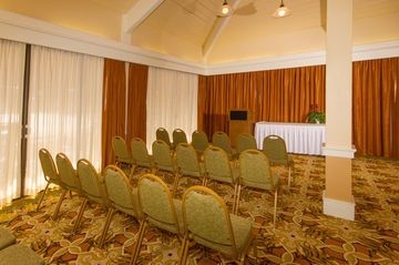 BEST WESTERN PLUS INTERNATIONAL SPEEDWAY HOTEL3