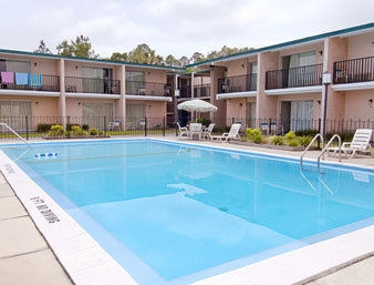 DAYS INN PERRY1