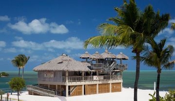 Postcard Inn Beach Resort3