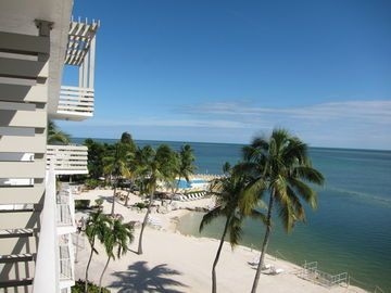 Postcard Inn Beach Resort2