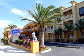 HAMPTON INN - SUITES ST AUGUST0