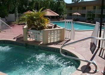 QUALITY INN & SUITES TARPON SPRINGS3