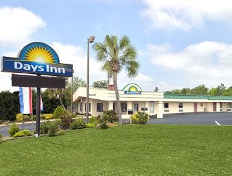 DAYS INN ASHBURN0