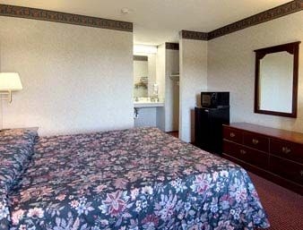 DAYS INN CUTHBERT4