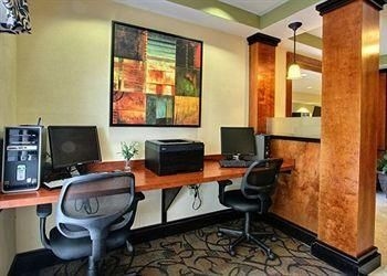 COMFORT INN DARIEN3