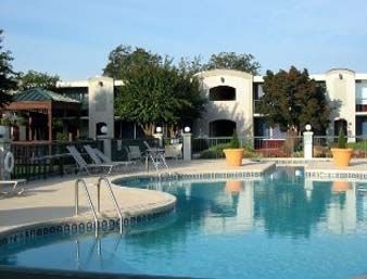 RAMADA CONFERENCE CENTER FORSYTH2