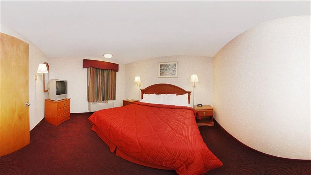QUALITY INN MARIETTA4
