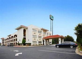 QUALITY INN & SUITES SOUTHLAKE3