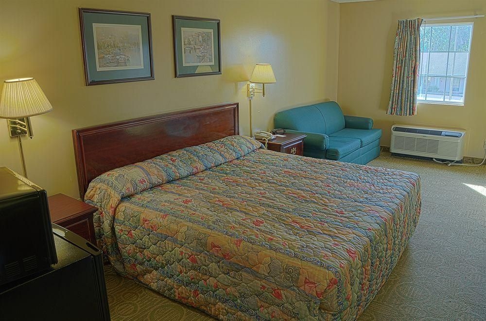 ECONO LODGE BRUNSWICK3