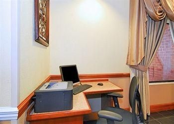COMFORT INN & SUITES STATESBORO4