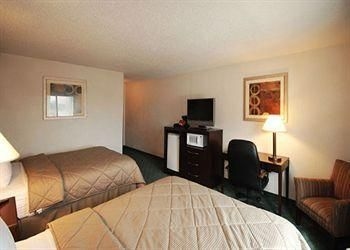 COMFORT INN & SUITES AT ROBINS AIR FORCE BASE2