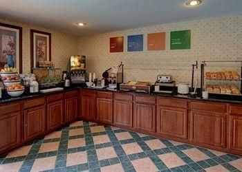 COMFORT INN & SUITES AT ROBINS AIR FORCE BASE3
