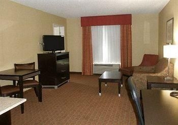 QUALITY SUITES WARNER ROBINS1
