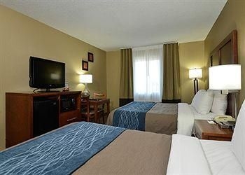 COMFORT INN GURNEE1