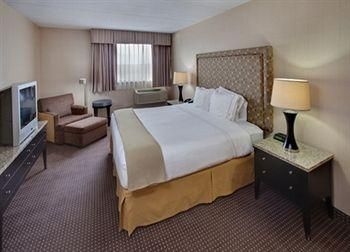 HOLIDAY INN EXPRESS CHICAGO-PALATINE/N ARLNGTN HTS4