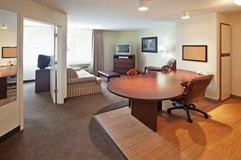 CANDLEWOOD SUITES CHICAGO/NAPERVILLE2