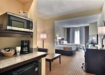 COMFORT SUITES MARION3