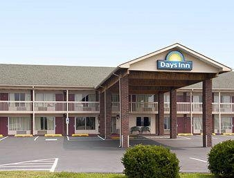 DAYS INN SELLERSBURG - LOUISVILLE1