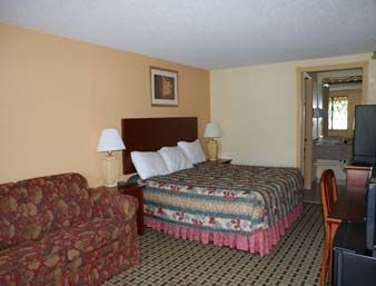 KNIGHTS INN SEYMOUR2