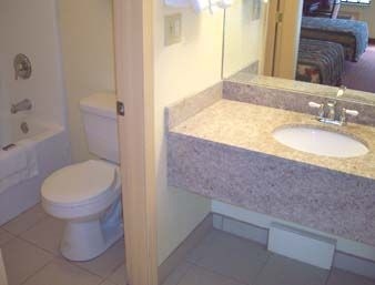 KNIGHTS INN SEYMOUR1