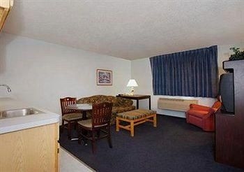 ECONO LODGE WEST LAFAYETTE4
