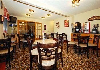 ECONO LODGE INN & SUITES BETTENDORF3