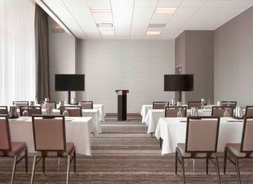 DTBH CEDAR RAPIDS CONV COMPLEX4