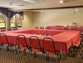 BAYMONT INN & SUITES IOWA CITY1