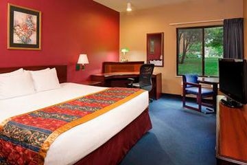 BAYMONT INN & SUITES IOWA CITY4