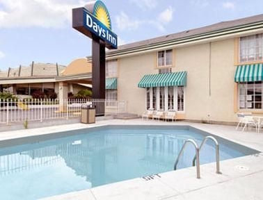 RODEWAY INN & SUITES OLATHE3