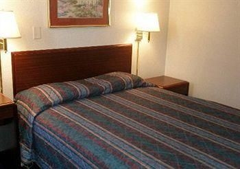 RODEWAY INN SALINA2
