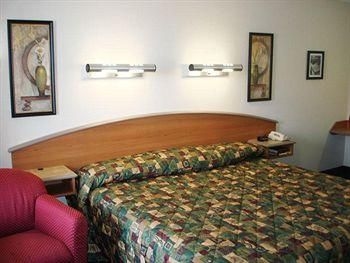 ECONO LODGE BOWLING GREEN4