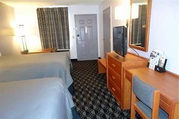 RODEWAY INN LOUISVILLE4