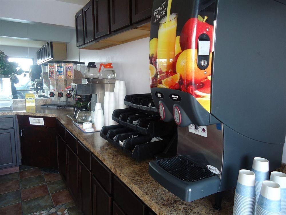 RODEWAY INN LOUISVILLE1