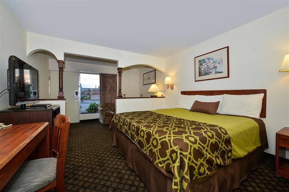 AMERICAS BEST VALUE INN4