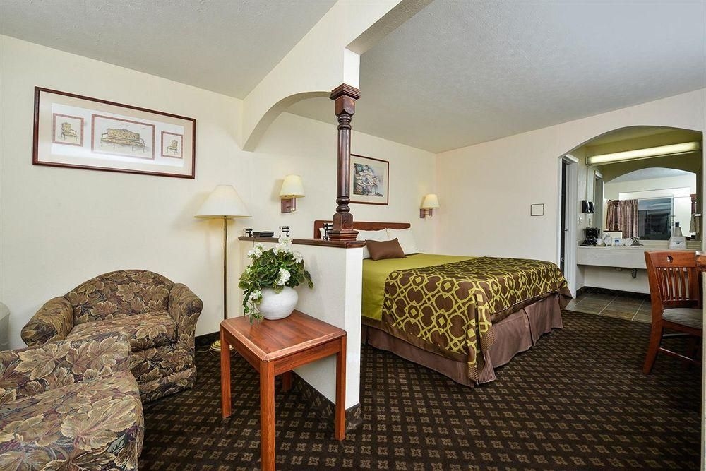 AMERICAS BEST VALUE INN2