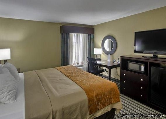 COMFORT INN ALEXANDRIA4