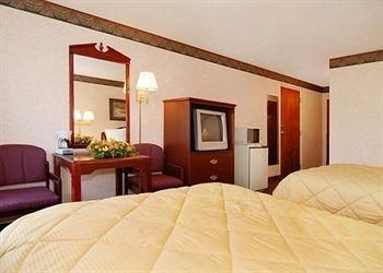 COMFORT INN ALEXANDRIA2