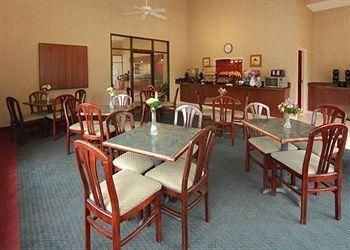 COMFORT INN ALEXANDRIA1