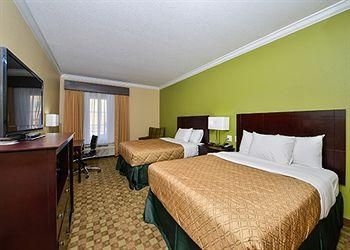 QUALITY INN LEESVILLE3