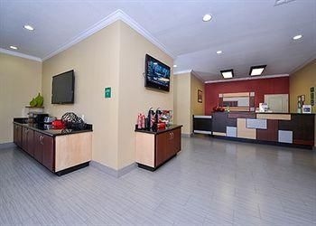 QUALITY INN LEESVILLE1