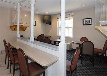 COMFORT INN BEACON MARINA2